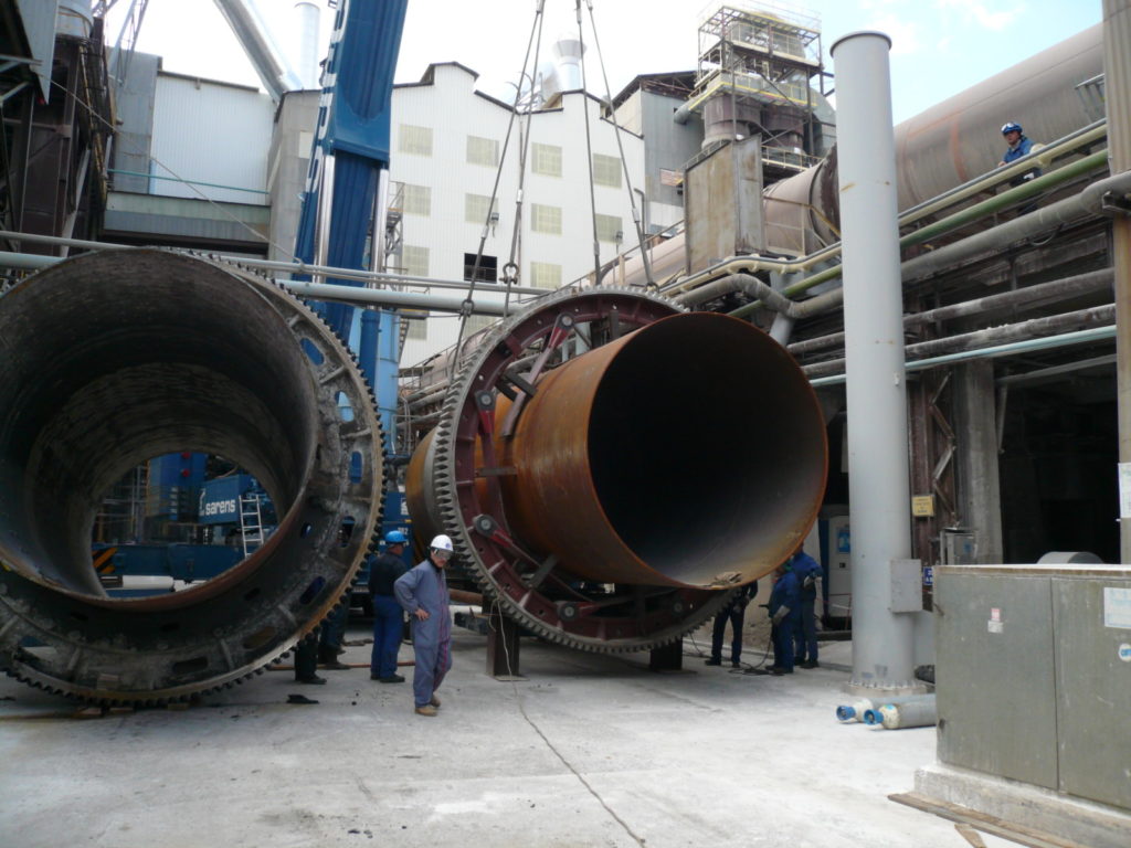 rotary-drum-engineering/refurbishment-of-a-rotary-kiln/new-shell-section-on-the-ground